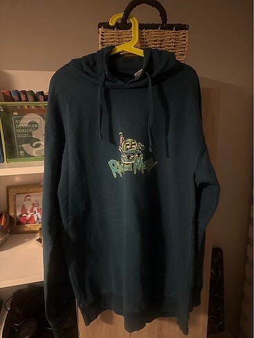 LCW rick and morty Sweat