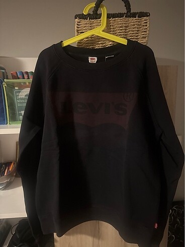 Lewis sweat