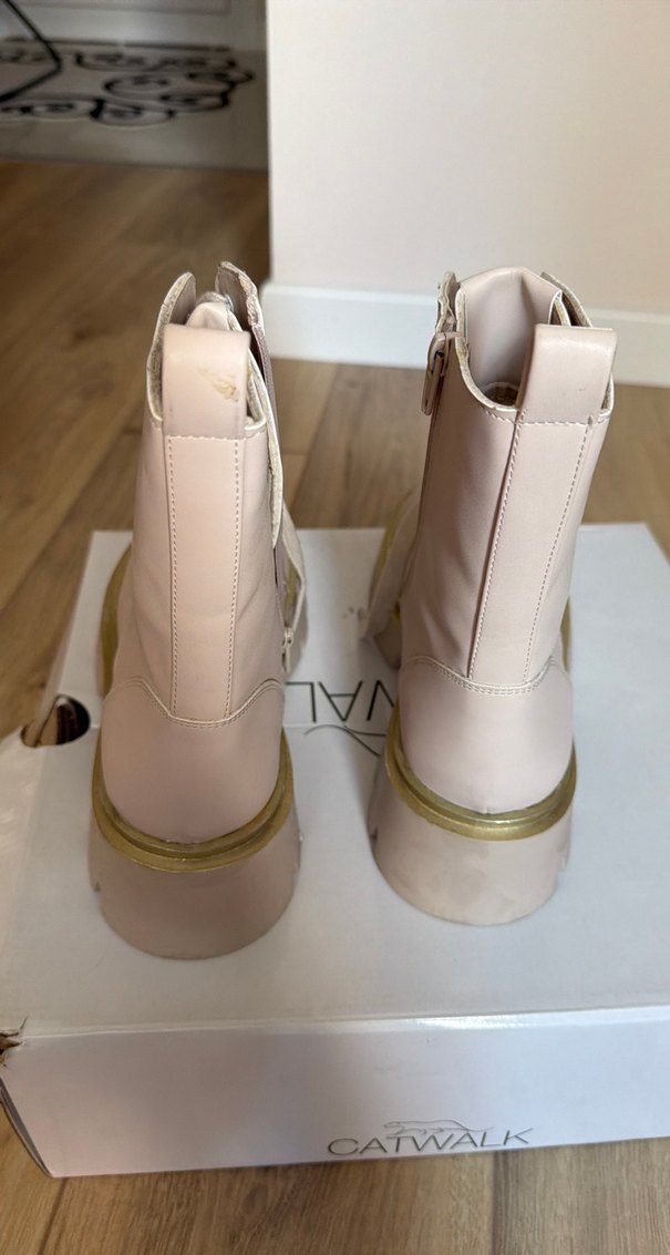 Bej Deri Bağcıklı Platform Topuklu Kadın Bot - Görsel 3