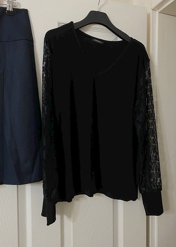 Lacivert Pilili Midi Etek ve Bluz - Görsel 3