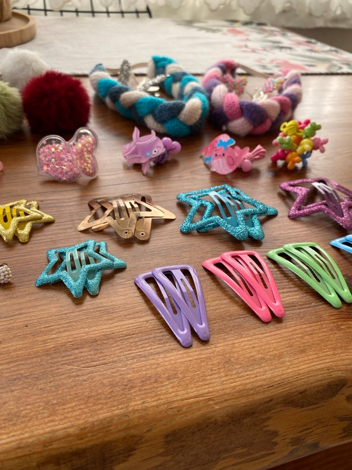 Saç Aksesuarları ve Küpeler - Görsel 3