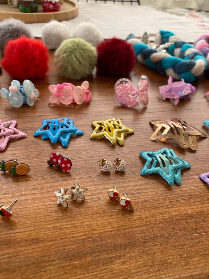 Saç Aksesuarları ve Küpeler - Görsel 4