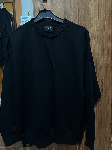 Bisiklet Yaka Sweatshirt