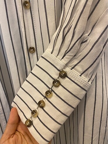 36 Beden beyaz Renk Massimo dutti çizgili gömlek.