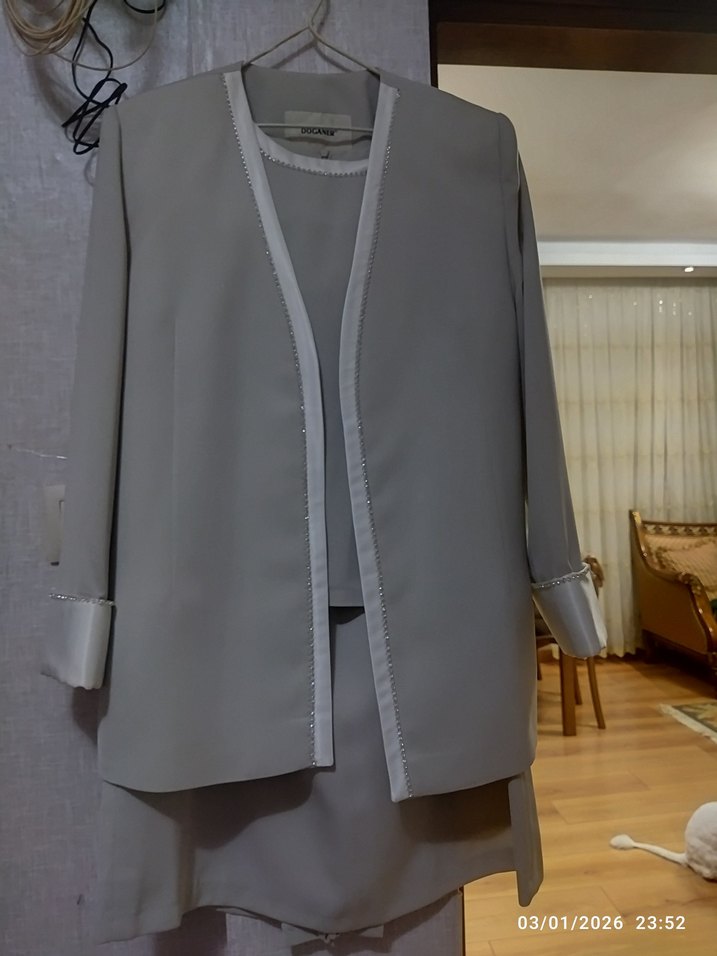 Gri Uzun Kesim Kadın Takım Elbise - Görsel 5