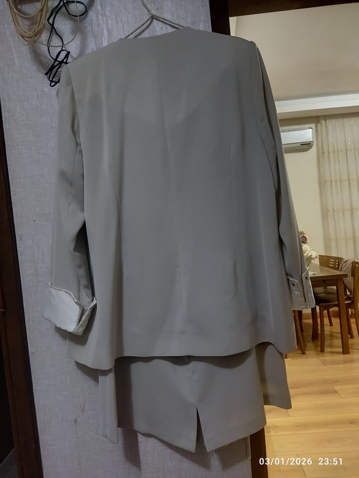 Gri Uzun Kesim Kadın Takım Elbise - Görsel 2