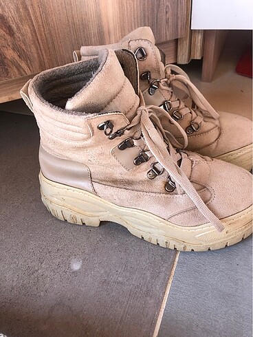 Zara Bağcıklı süet kısa bot