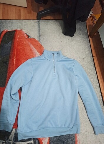 Dik Yaka Mavi Sweat