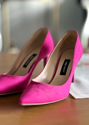 Nine West 37