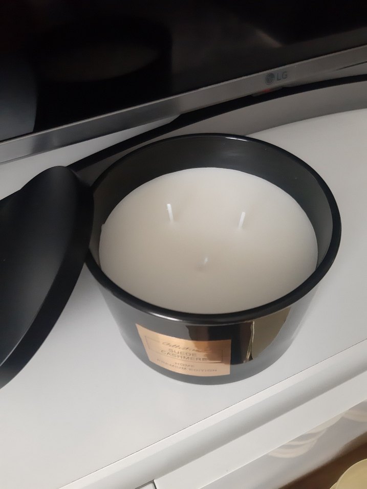 Siyah kokulu mum - Görsel 2