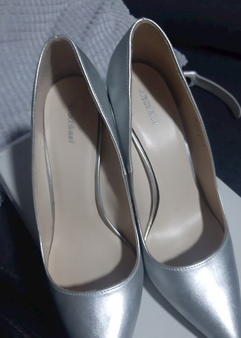 Gri Metalik Stiletto Topuklu Kadın Ayakkabı - Görsel 2