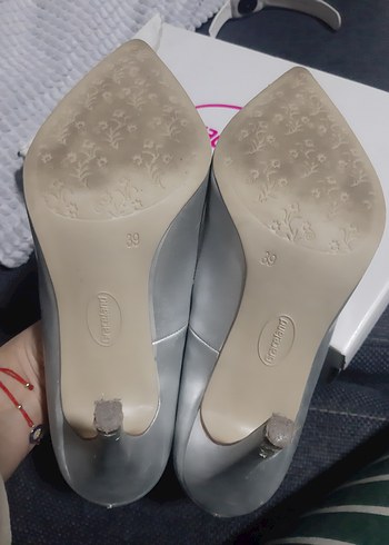 Gri Metalik Stiletto Topuklu Kadın Ayakkabı - Görsel 4