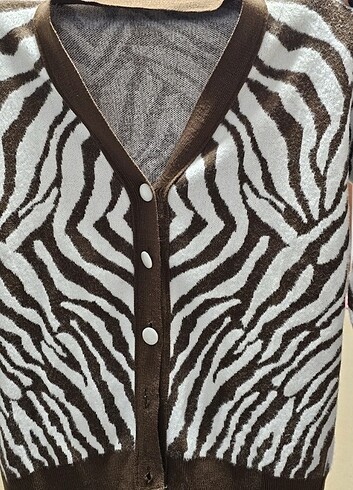Zebra desenli triko hırka 