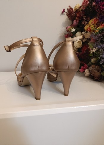 Bej Saten Tokalı Yüksek Topuklu Kadın Ayakkabı - Görsel 3