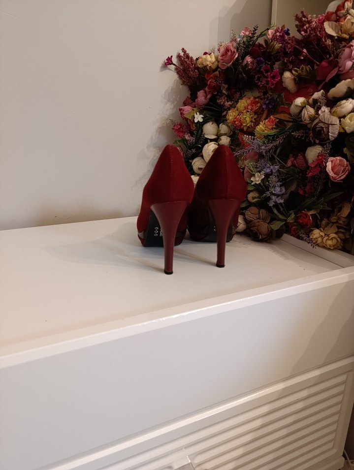 Kırmızı Süet Fırfırlı Yüksek Topuklu Stiletto - Görsel 2