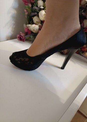 Dantel Detaylı Siyah Stiletto Topuklu Ayakkabı - Görsel 4