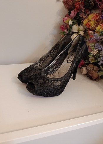 Dantel Detaylı Siyah Stiletto Topuklu Ayakkabı - Görsel 3