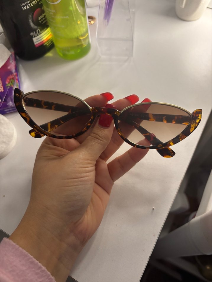 Kadın Güneş Gözlüğü - Görsel 2