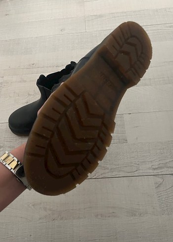 Siyah Rugan  Kadın Bot - Görsel 3