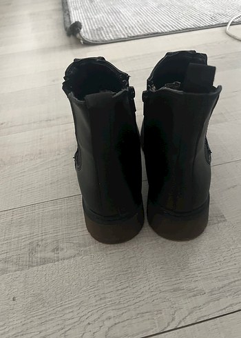 Siyah Rugan  Kadın Bot - Görsel 4