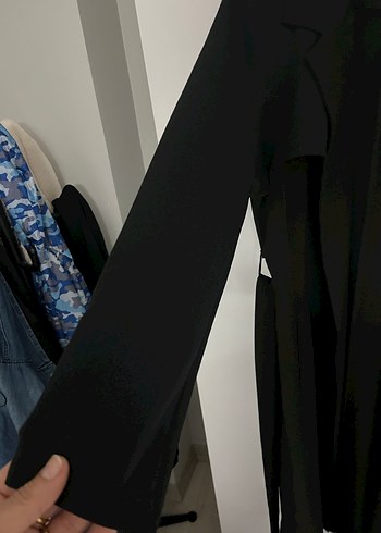 Drapeli Siyah Uzun Kadın Kaban - Görsel 2