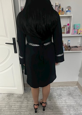 Zebra Desenli Siyah Kemerli Midi Elbise - Görsel 4