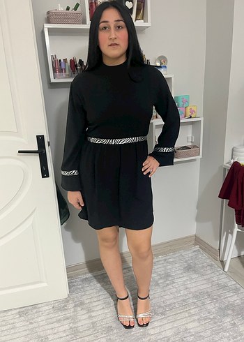 Zebra Desenli Siyah Kemerli Midi Elbise - Görsel 2