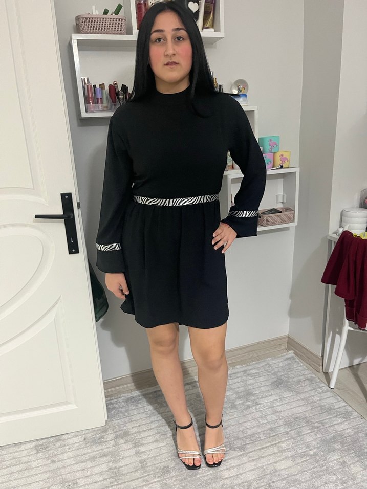 Zebra Desenli Siyah Kemerli Midi Elbise - Görsel 2