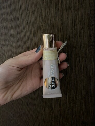 Glow cherıe