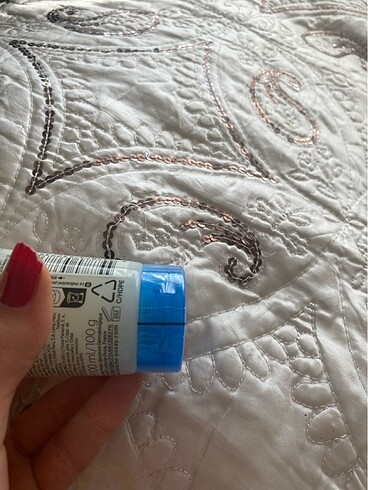Beden LA ROCHE POSAY LİPİKAR SYNDET AP+