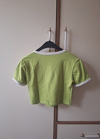 Zara Baskılı yeşil renk crop tshirt