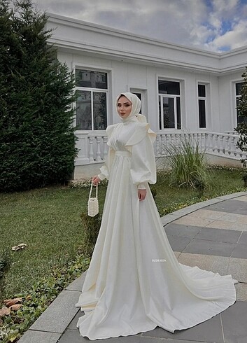 özel tasarım bir nikah elbisesi eşarbı ile gönderim sağlıyorum K