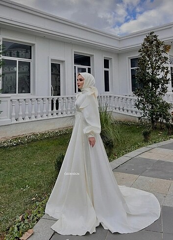 38 Beden özel tasarım bir nikah elbisesi eşarbı ile gönderim sağlıyorum K