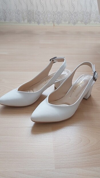 kadın topuklu stiletto beyaz ayakkabı