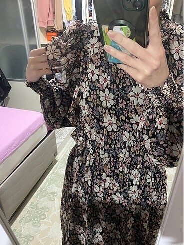 Çiçekli tesettür elbise - Görsel 3