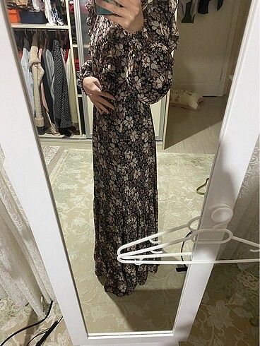 Çiçekli tesettür elbise - Görsel 4