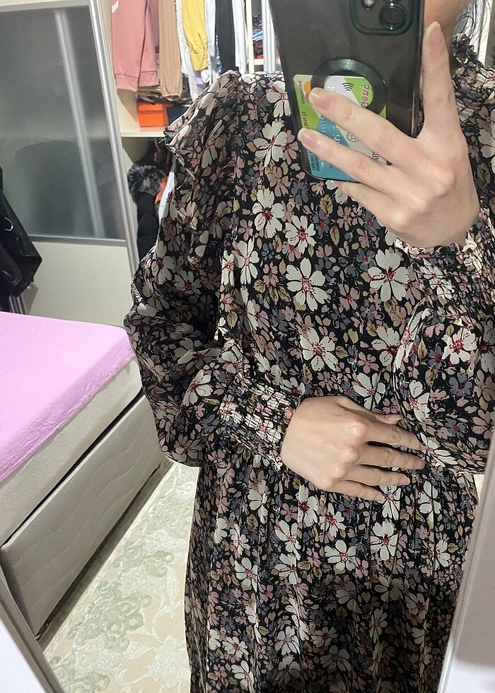 Çiçekli tesettür elbise - Görsel 2