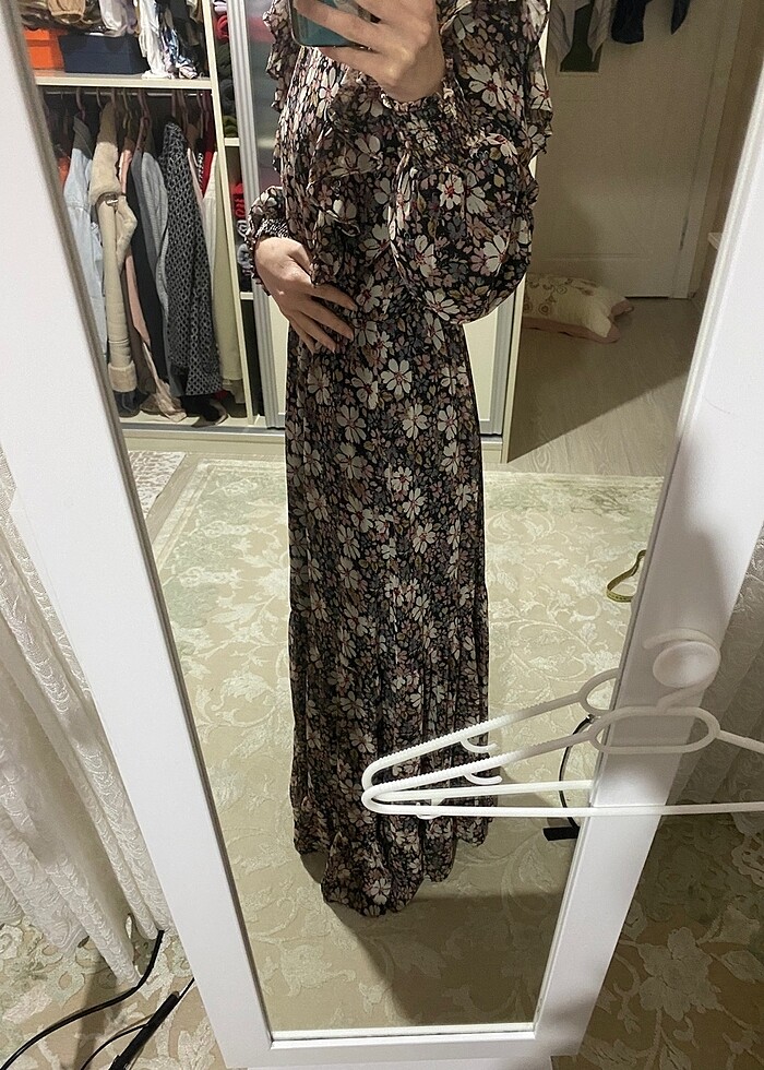 Çiçekli tesettür elbise - Görsel 4