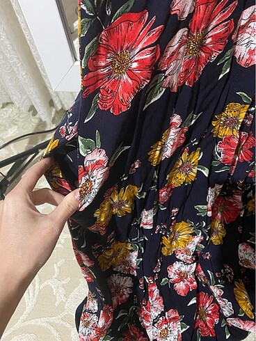 Çiçekli tesettür elbise - Görsel 4