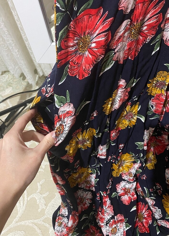 Çiçekli tesettür elbise - Görsel 4