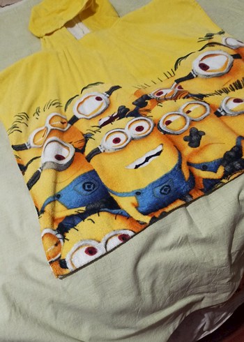 Çocuk Kapüşonlu Minyonlar Desenli Bornoz - Görsel 4