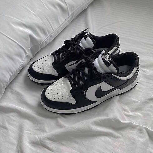 Dunk Low Black White
