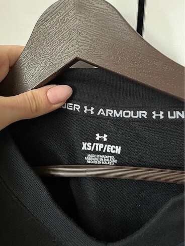 Nike under armour crop