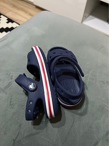 22 Beden lacivert Renk Crocs sandalet