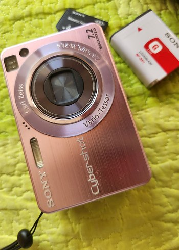 Sony Cyber-shot 7.2 MP Pembe Dijital Kamera