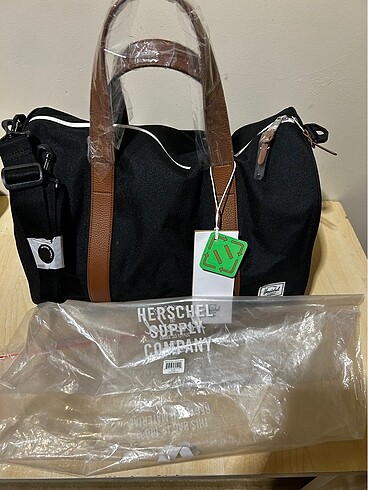 Herschel Seyahat ve spor çantası