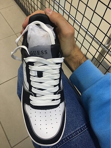 39 Beden çeşitli Renk Guess Ayakkabı 39 Num