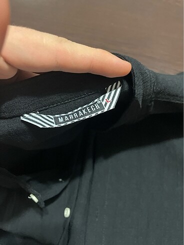 Diğer Yazlık yakasız siyah likralı gömlek