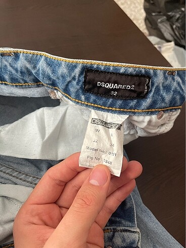 32 Beden mavi Renk Orjinal DSQUARED 2 Yırtık Kot pantolon