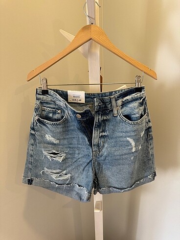 MOM SHORTS